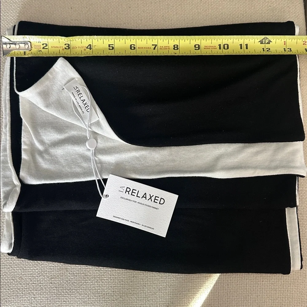 LA RELAXED Black and White Scarf super soft